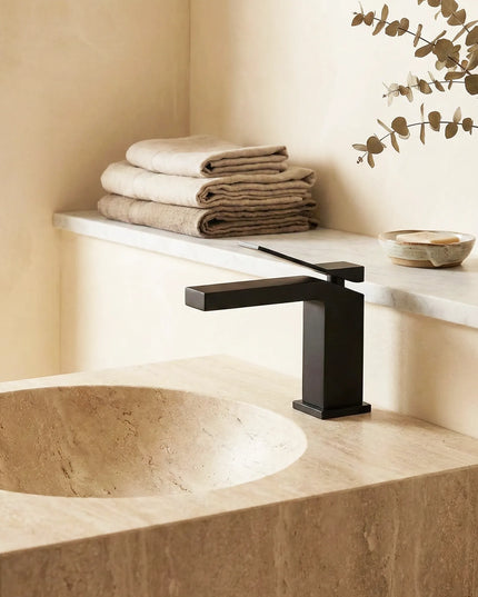 Baterie lavoar – Colecția Ourea – Negru mat