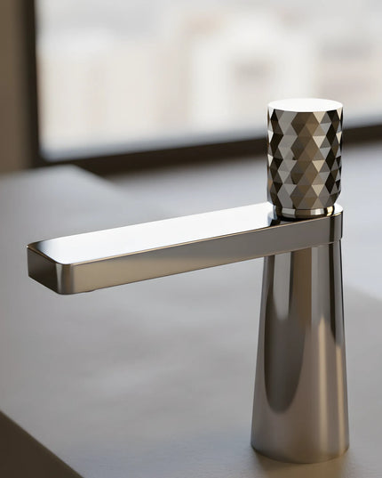 Baterie lavoar crom lucios cu textură fațetată – design contemporan din alamă solidă