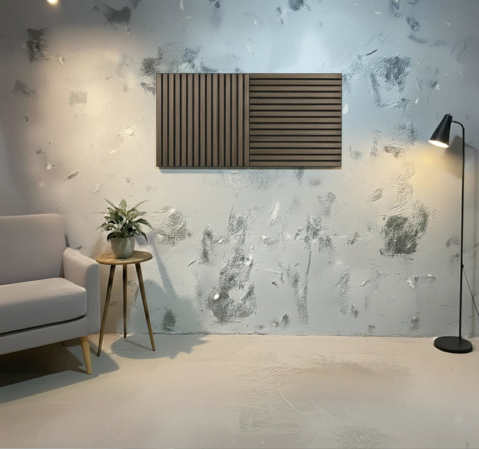 Panou riflaj decorativ XYPT-13 – lamele verticale nuc închis pe bază neagră