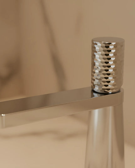 Baterie lavoar crom lucios cu textură ciocănită – design contemporan din alamă solidă