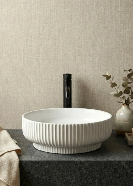 Lavoar ceramic rotund A746 – alb lucios, exterior texturat