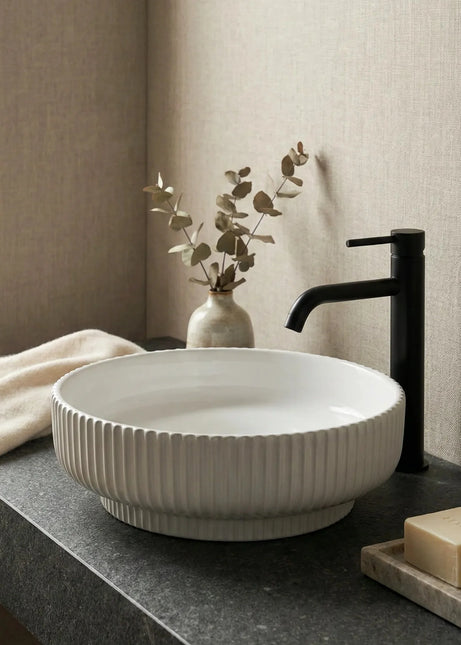 Lavoar ceramic rotund A746 – alb lucios, exterior texturat
