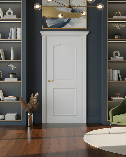 Ușă vopsită JYP-102 Alb cu panou arcuit și panou clasic profilat