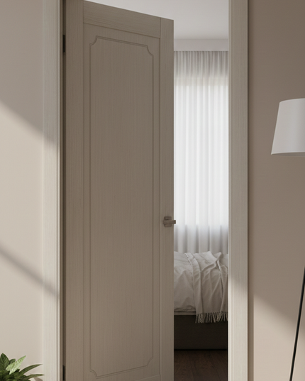 Ușă de interior ML-713 – Design clasic elegant cu chenar sculptat