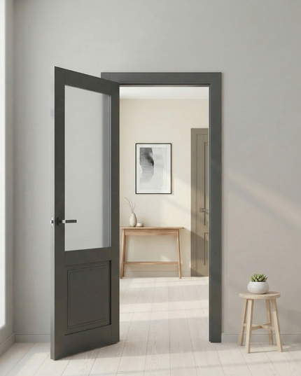 Ușă de interior ML-11 cu panou vitrat mat și frezări elegante