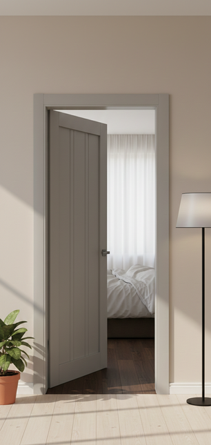 Ușă de interior ML-703 – Eleganță clasică cu accente verticale