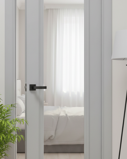 Ușă de interior T13 cu sticlă transparentă, design clasic-modern