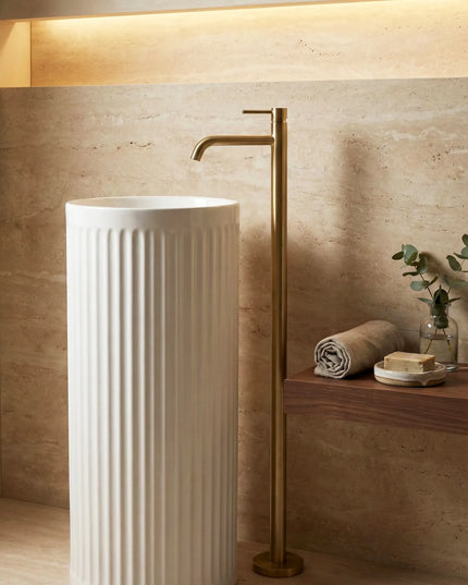 Lavoar freestanding ceramic H25B – alb lucios, design canelat vertical