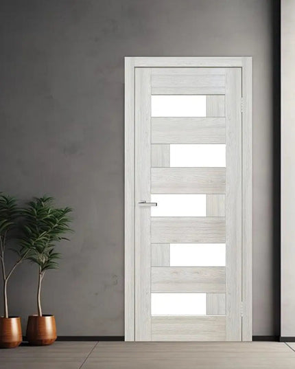 Ușă interior Rino 16 Shalet Oak – complet echipată, cu sticlă verticală și toc reglabil