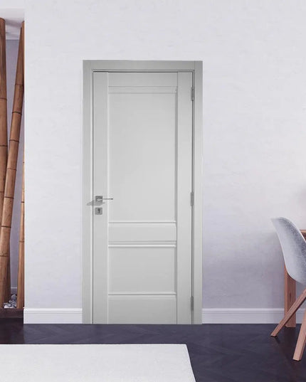 Ușă interior Valencia White Silk Mat – complet echipată, cu toc reglabil și decor vertical alb mat