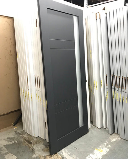 Ușă de interior Millenium ML 644 – Eleganță echilibrată cu fereastră verticală laterală / Millenium - Carlo Porte