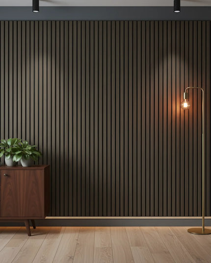 Panou riflaj decorativ XYPT-13 – lamele verticale nuc închis pe bază neagră