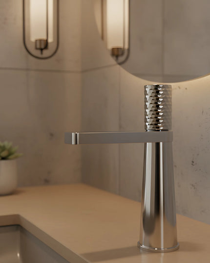 Baterie lavoar crom lucios cu textură ciocănită – design contemporan din alamă solidă