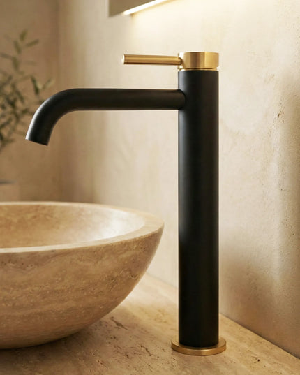 Baterie lavoar – Colecția Vanolu – Negru mat + Auriu periat