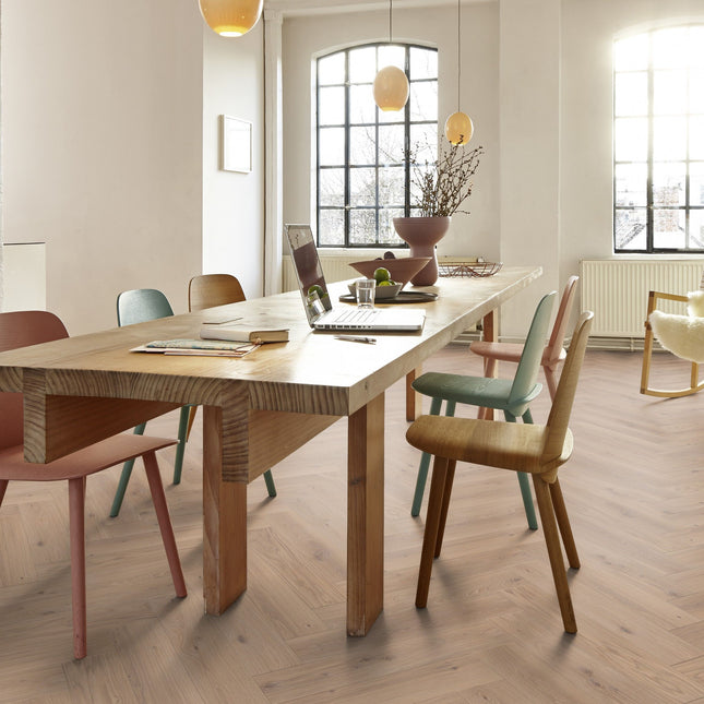 Parchet Stratificat Stejar White Animoso, 14mm Herringbone Click 138, A-Plank, Boen