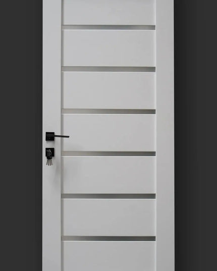 Ușă interior albă JYA-019 cu toc reglabil – design clasic, complet echipată