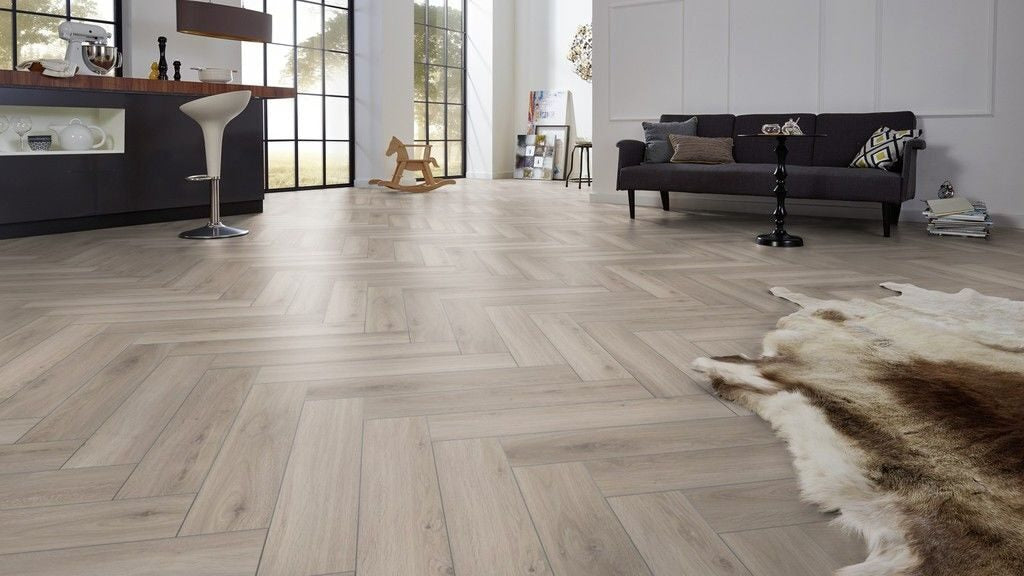 Parchet laminat Stejar Argintiu Herringbone D3773 8/32, Kronotex